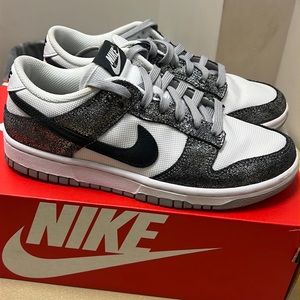 Stylish Nike dunk lows women size 7 1/2